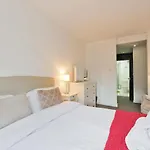 Superb Central Apartment In D4